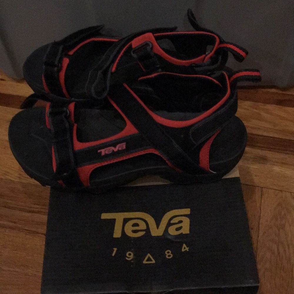 Teva Big Boy’s Sandals - Size 5